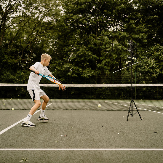 Tennis ball machine